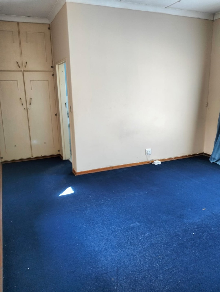 5 Bedroom Property for Sale in Sunnyridge Eastern Cape